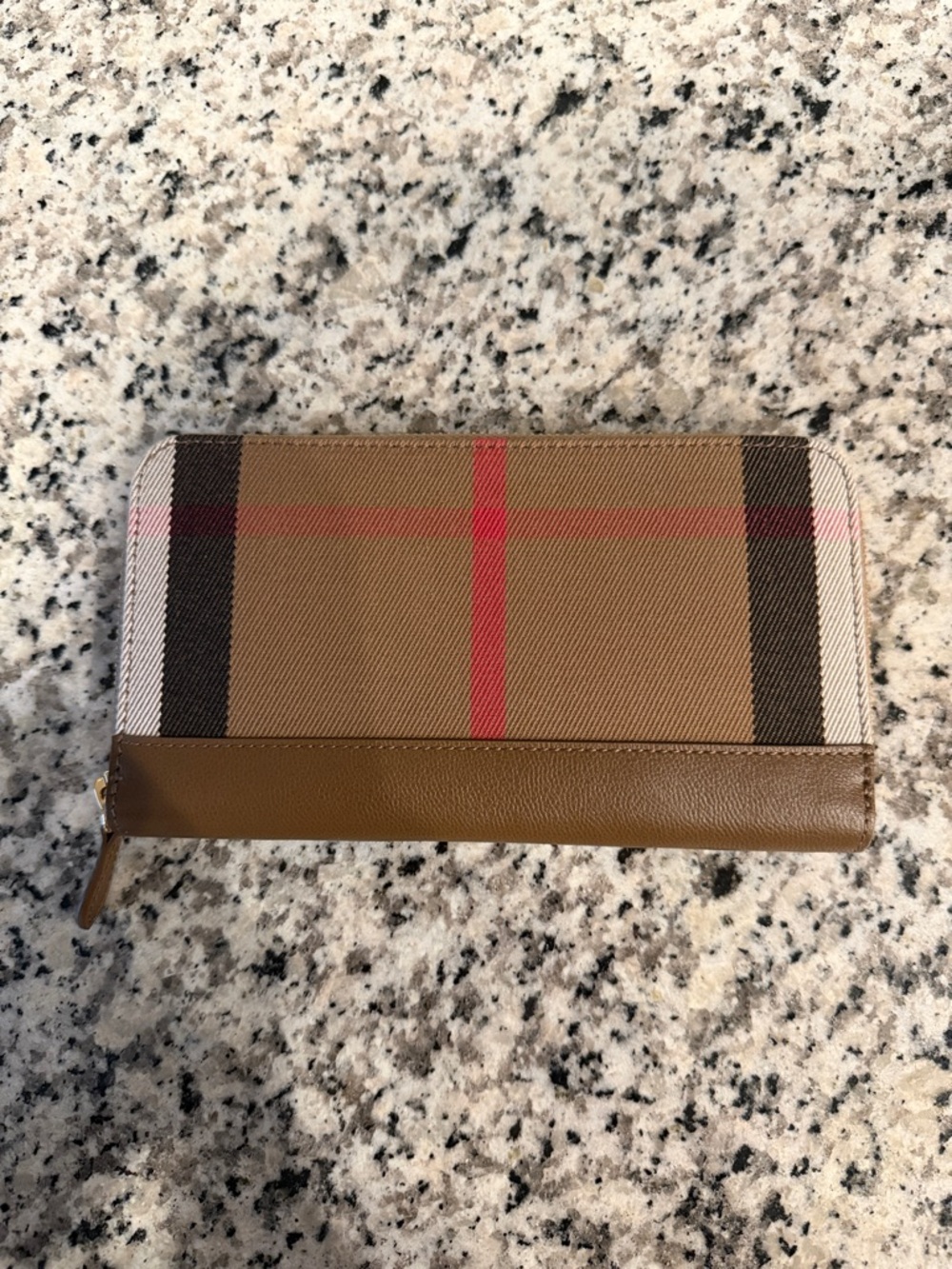 🔥NWT Burberry Large Zip Around Wallet in "Earth" Check🔥 - Picture 2 of 6